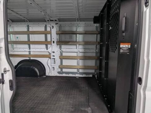 Used 2025 RAM ProMaster 2500 w/ U-Haul Equipment Group FWD image 17