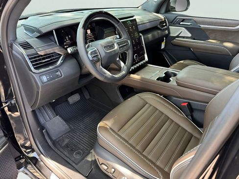 New 2026 GMC Acadia Denali Ultimate w/ LPO, Floor Liner Package FWD image 7