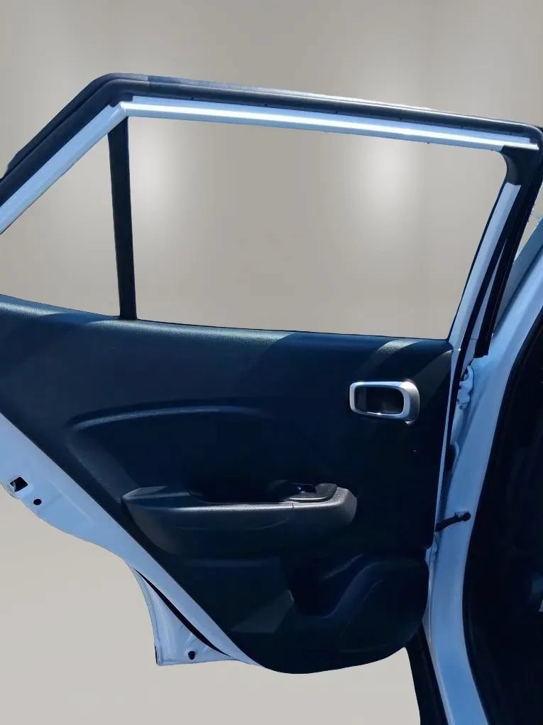 Used 2026 Hyundai Venue SE FWD image 27