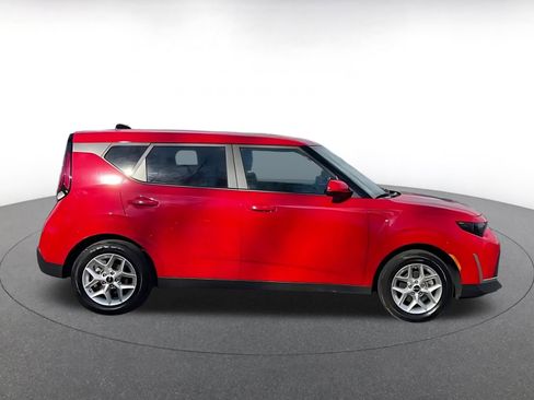 Used 2025 Kia Soul LX w/ LX Technology Package image 16