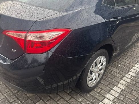 Used 2018 Toyota Corolla LE FWD image 17