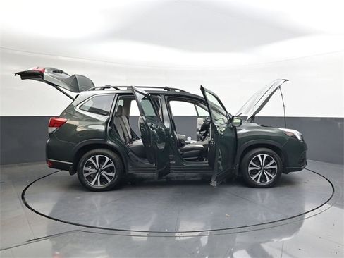 Used 2022 Subaru Forester Limited image 44