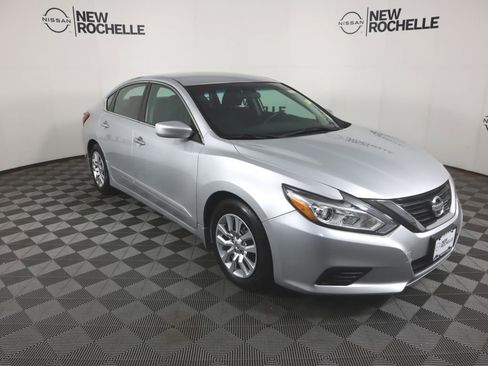 Used 2017 Nissan Altima 2.5 S w/ Power Driver Seat Package image 3