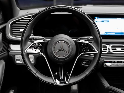 Used 2024 Mercedes-Benz Maybach GLS 600 Maybach GLS 600 image 47