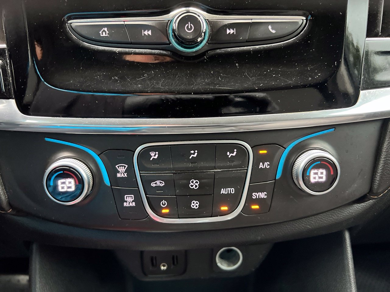 Used 2018 Chevrolet Traverse LT w/ LPO, Cargo Package FWD image 19