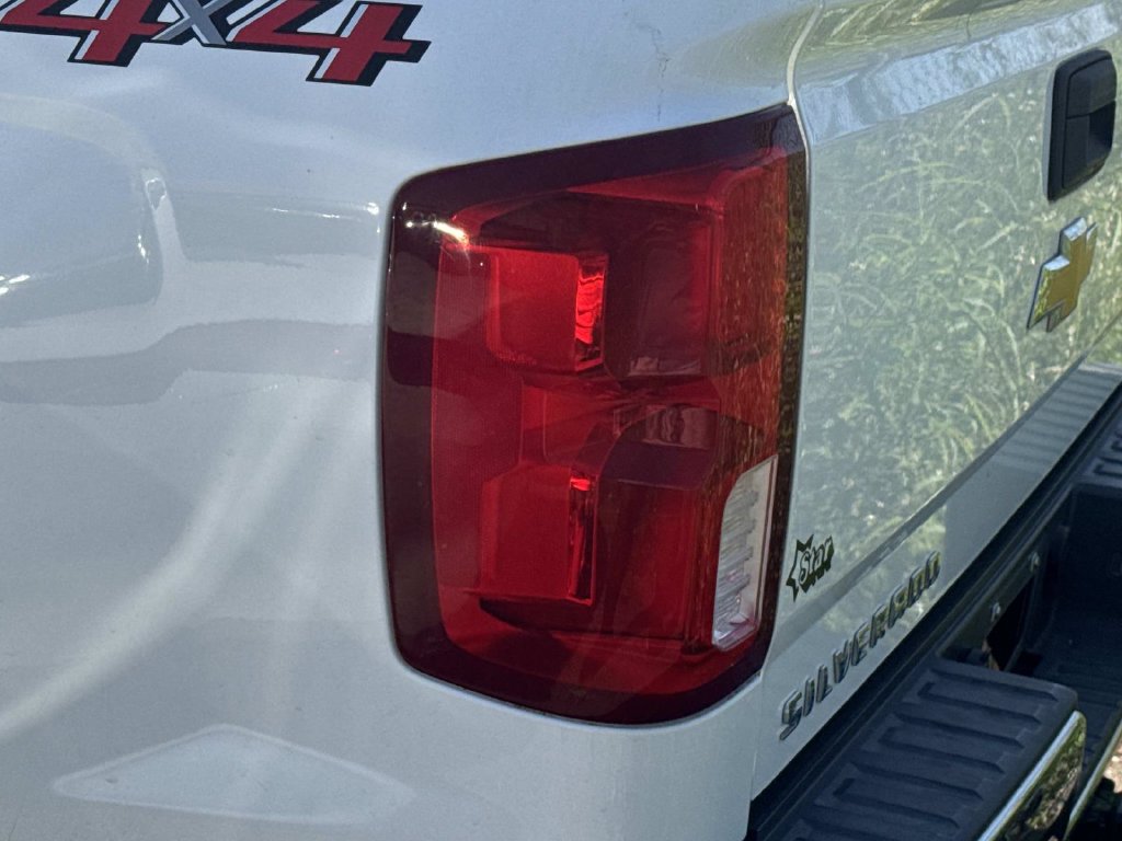 Used 2018 Chevrolet Silverado 1500 LTZ AWD/4WD image 11