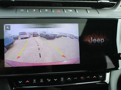 New 2026 Jeep Grand Cherokee Altitude AWD/4WD image 9