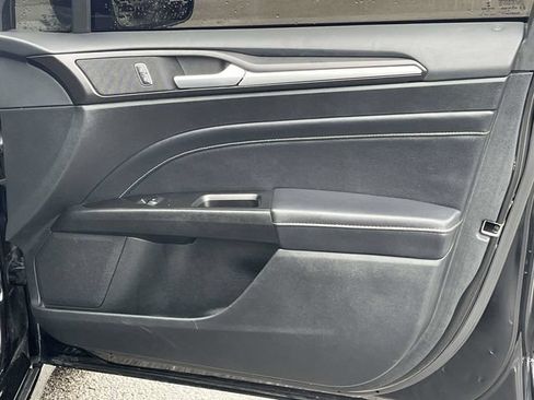 Used 2017 Ford Fusion Titanium FWD image 25