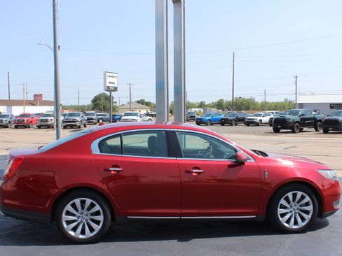 Used 2013 Lincoln MKS FWD image 4