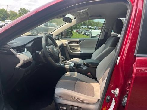 Used 2020 Toyota RAV4 XLE FWD image 12