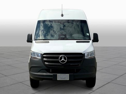 Certified 2025 Mercedes-Benz Sprinter 2500 image 3
