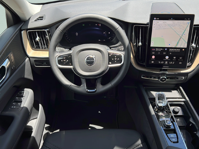 New 2026 Volvo XC60 B5 Plus AWD/4WD image 14