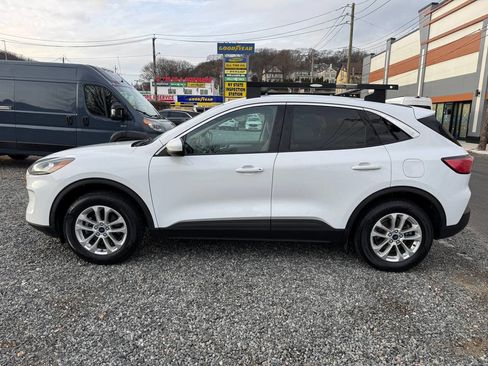 Used 2020 Ford Escape SE image 8