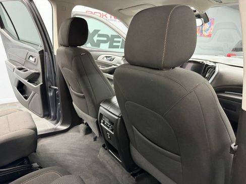 Used 2021 Chevrolet Traverse LT FWD image 45