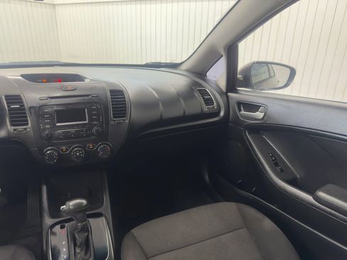 Used 2017 Kia Forte LX image 15