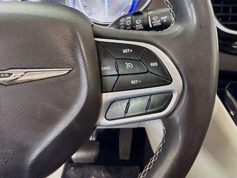 Used 2022 Chrysler Voyager LX FWD image 15