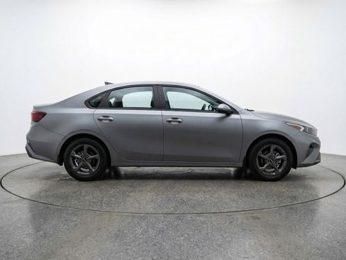 Used 2025 Kia K4 FWD image 11