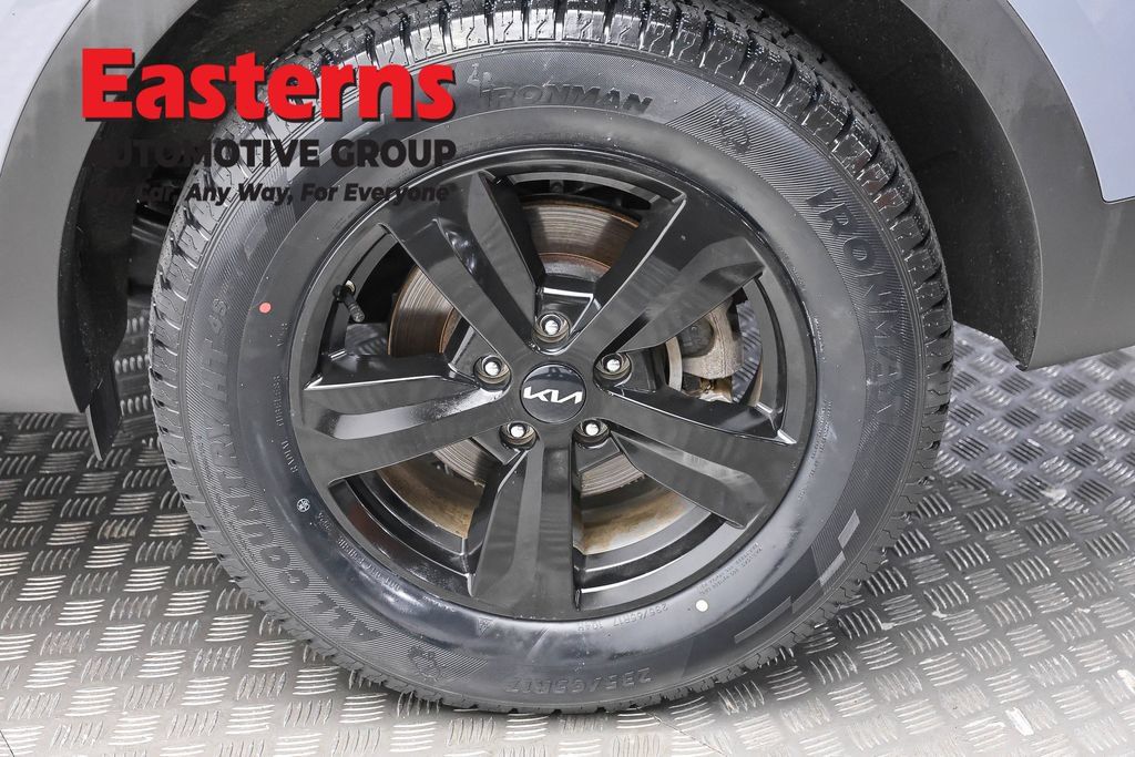 Used 2023 Kia Sorento LX AWD/4WD image 8