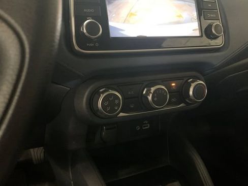 Used 2025 Nissan Versa SV FWD image 23