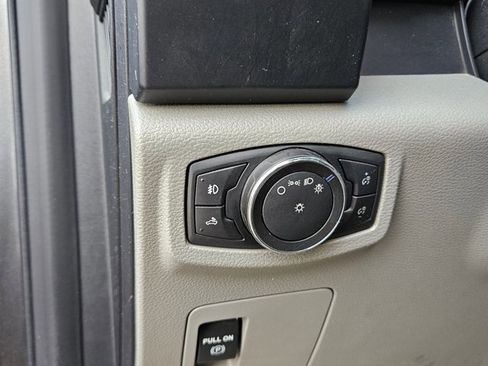 Used 2016 Ford F150 XL w/ Equipment Group 101A Mid image 10