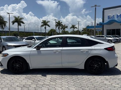 Used 2024 Honda Civic Sport image 3