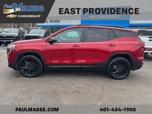 Certified 2023 GMC Terrain SLE w/ Driver Convenience Package image 4