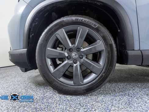 Used 2025 Honda Pilot Sport image 45