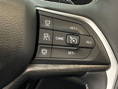 Used 2024 Jeep Grand Cherokee L Limited w/ Luxury Tech Group II image 51