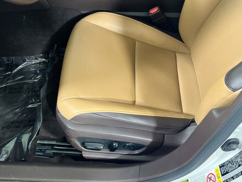 Used 2019 Lexus ES 350 w/ Premium Package FWD image 18
