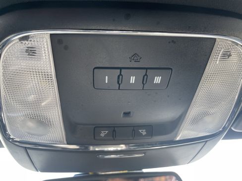 Used 2015 Chrysler 300 S image 25