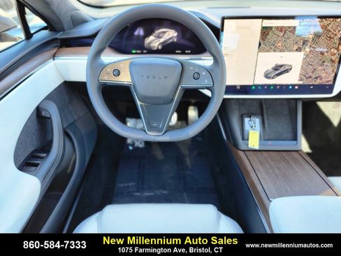 Used 2022 Tesla Model S image 13