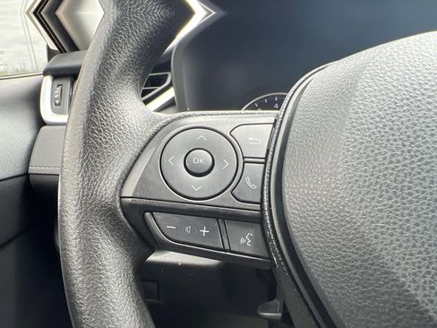 Used 2021 Toyota RAV4 XLE AWD/4WD image 21