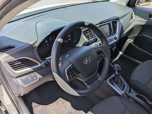 Used 2022 Hyundai Accent SEL FWD image 15