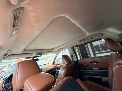 Used 2022 Nissan Pathfinder Platinum w/ Cargo Package FWD image 13