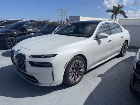 Certified 2023 BMW i7 xDrive60 image 3