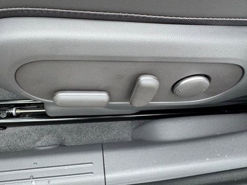 New 2025 Hyundai Ioniq 5 SEL image 19