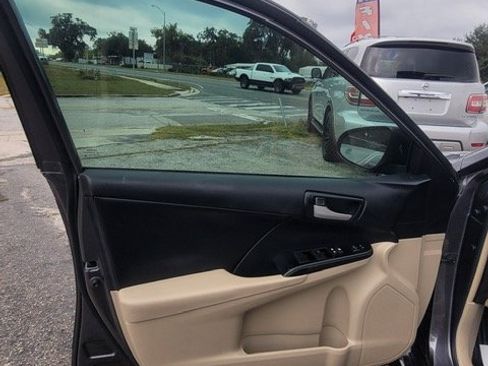 Used 2014 Toyota Camry LE image 11