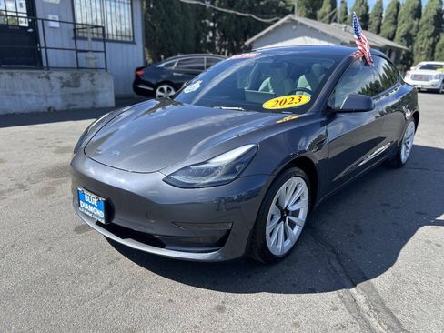 Used 2023 Tesla Model 3 Standard Range RWD image 3