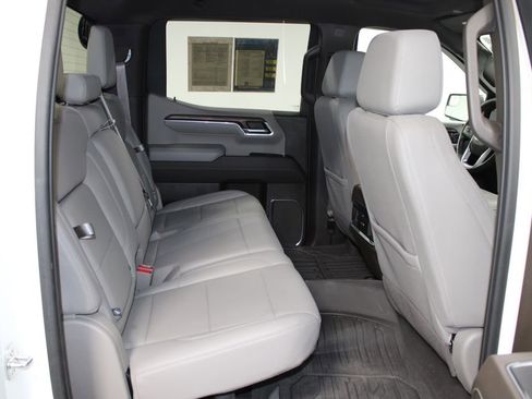 Used 2023 GMC Sierra 1500 SLT image 35
