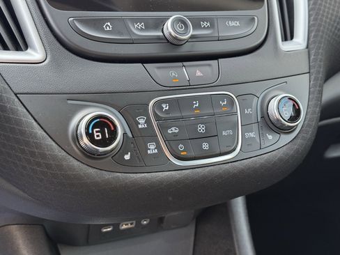 Used 2025 Chevrolet Malibu LT image 18