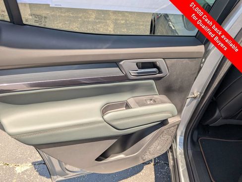 New 2026 GMC Terrain AT4 w/ Technology Package II AWD/4WD image 12