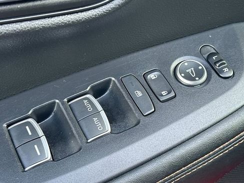Certified 2025 Honda HR-V Sport image 14