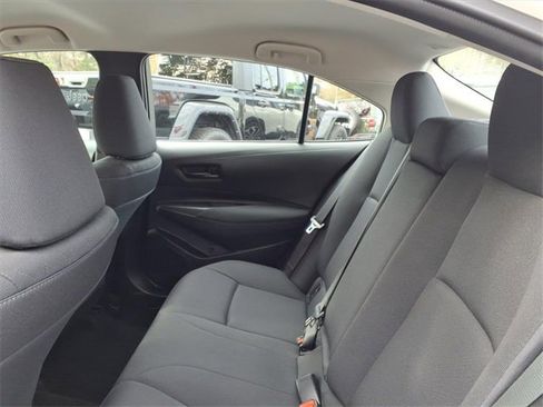 Used 2025 Toyota Corolla LE image 7
