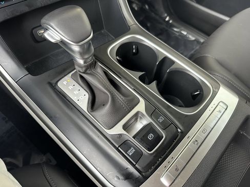 Used 2024 Kia Carnival LX image 27