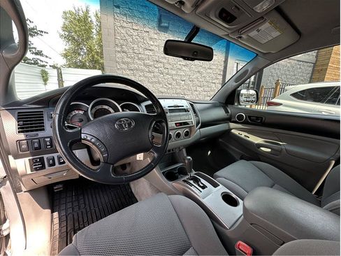 Used 2011 Toyota Tacoma 4x4 Double Cab w/ TRD Off-Road Pkg image 14
