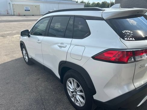 Used 2022 Toyota Corolla Cross LE FWD image 2
