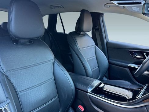 Used 2025 Mercedes-Benz GLC 350e 4MATIC image 31