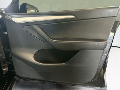 Used 2023 Tesla Model Y Performance AWD/4WD image 33