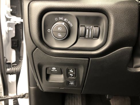 Certified 2025 RAM 1500 Laramie AWD/4WD image 19