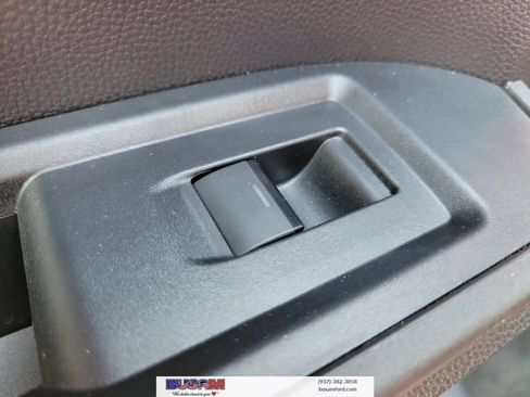 Used 2025 Toyota Tacoma SR5 AWD/4WD image 13